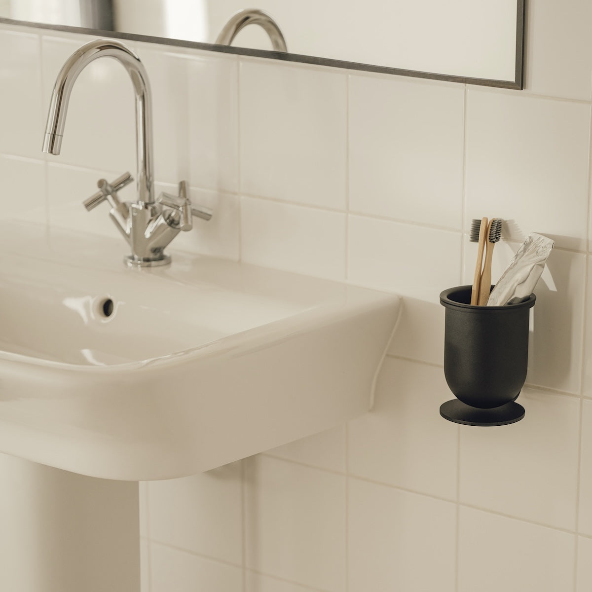 DUBLIN bathroom cup holder