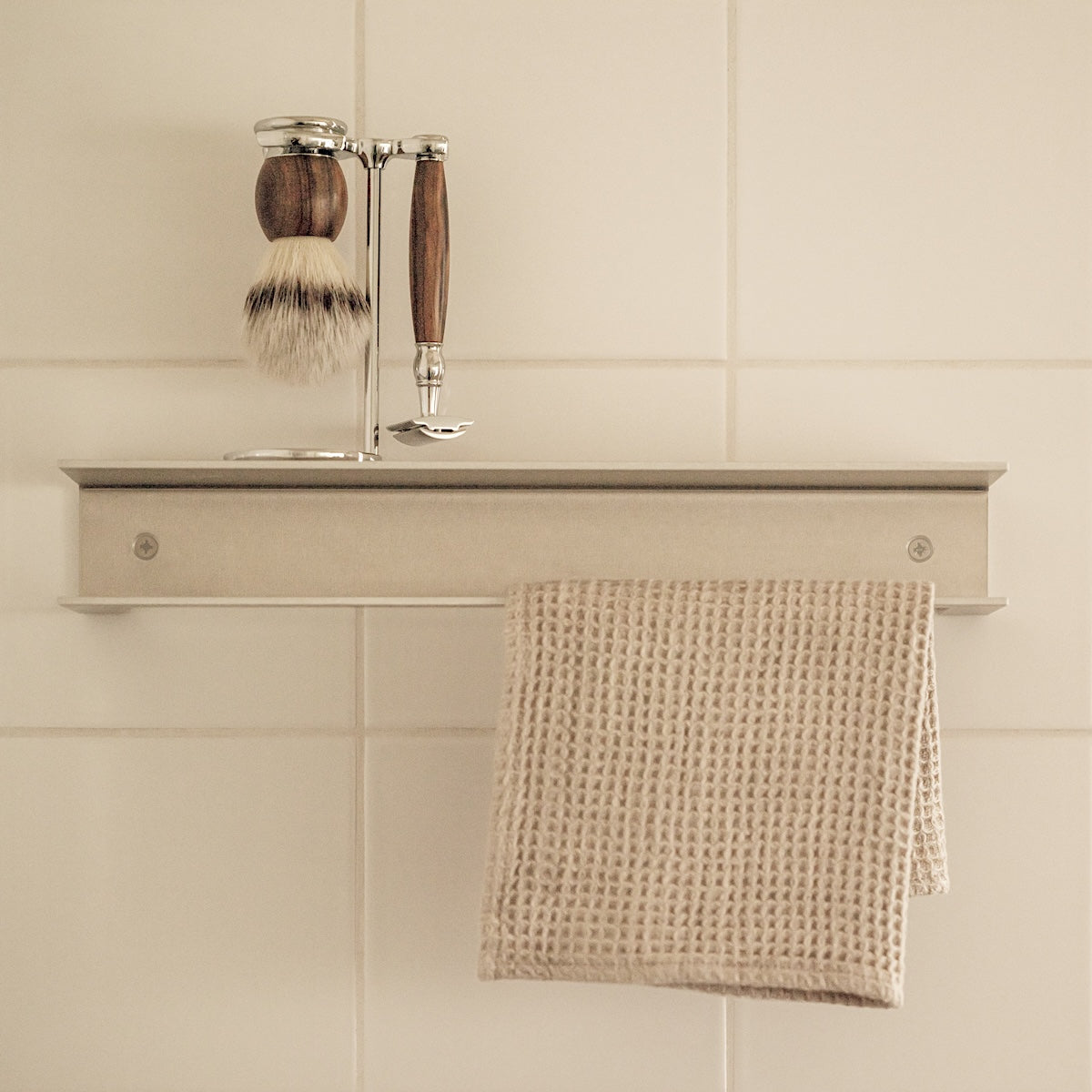 Wastafel met onderstel chroom, handdoekhouder en rek Metallo 100 - - de klassieke badkamer en keuken specialist