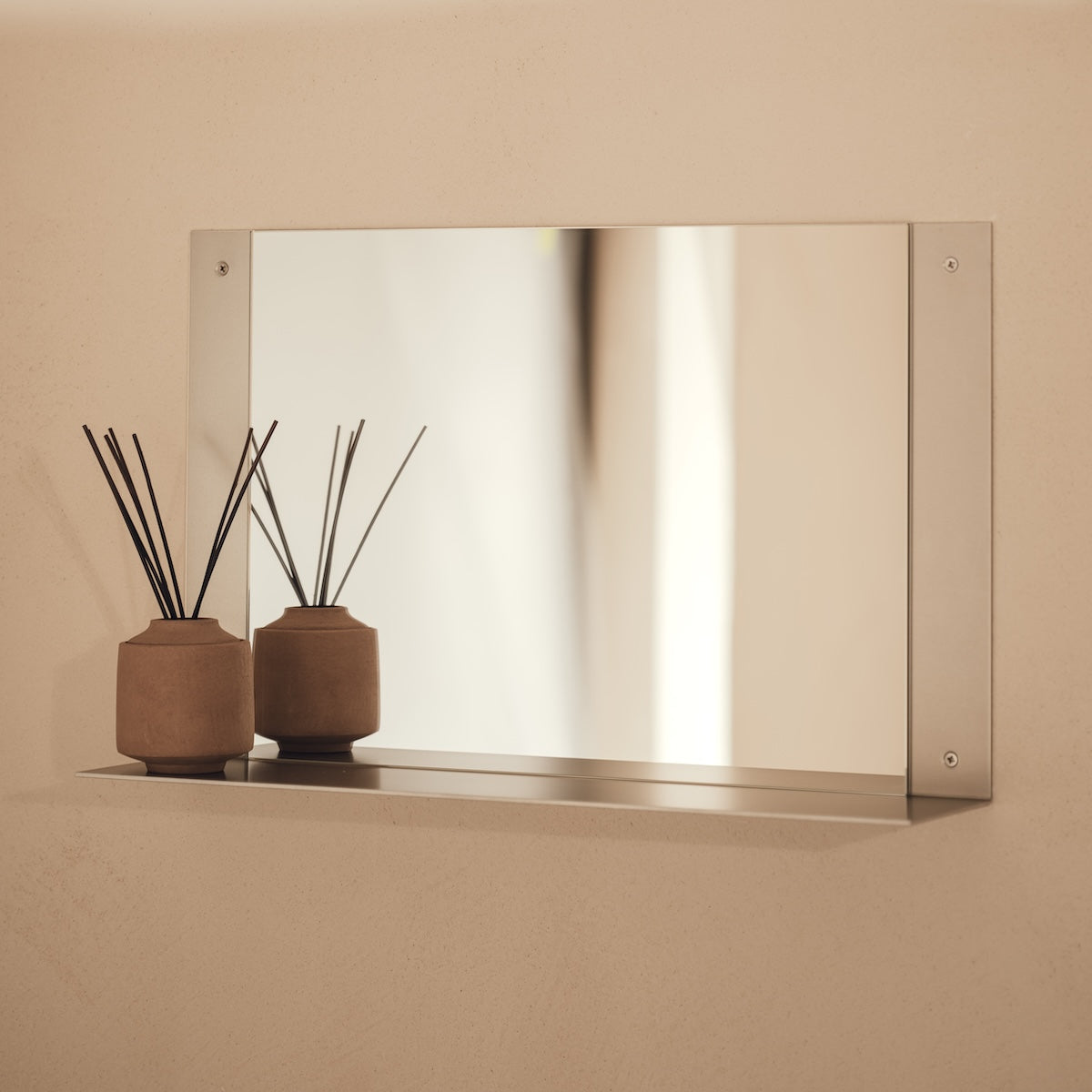 RAWW mirror with shelf